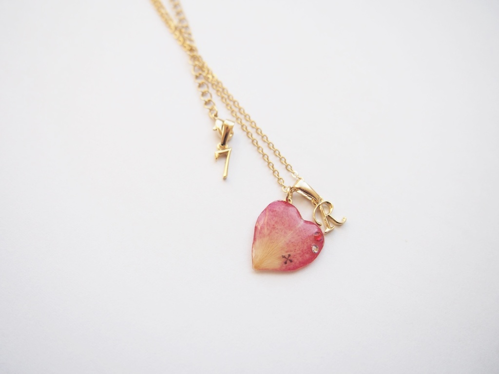 ふたごのハートフラワーネックレス