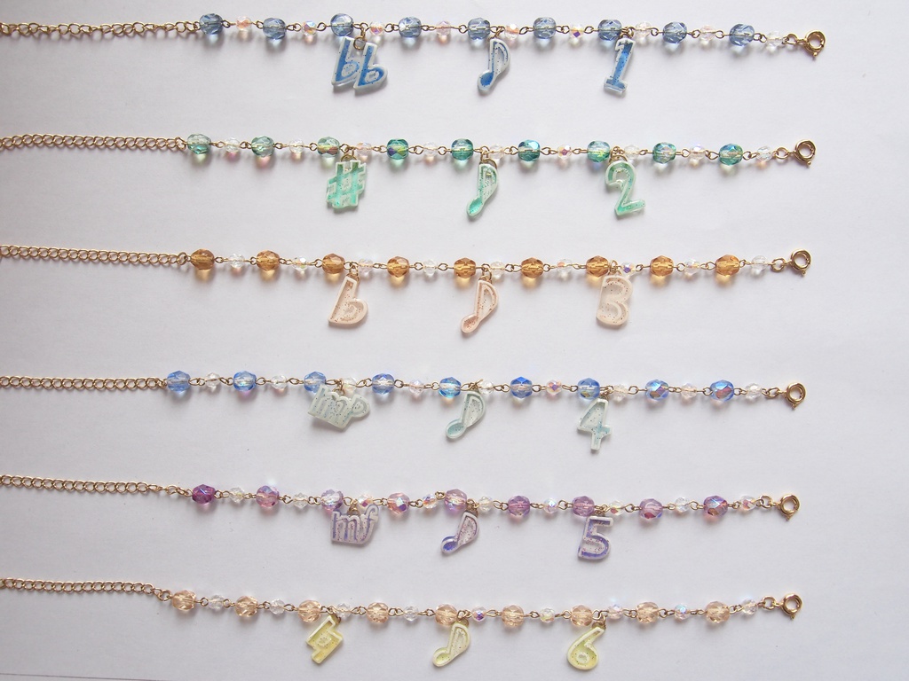 モチーフブレスレット