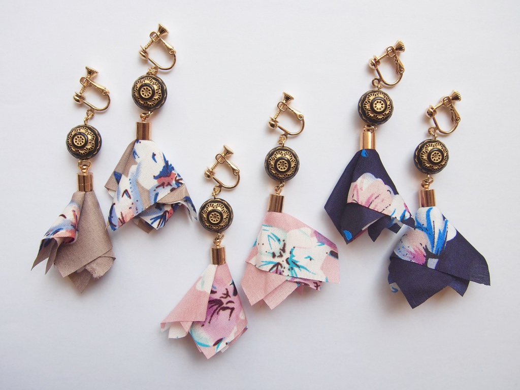 <TRIGGER>フラワータッセルピアス/イヤリング