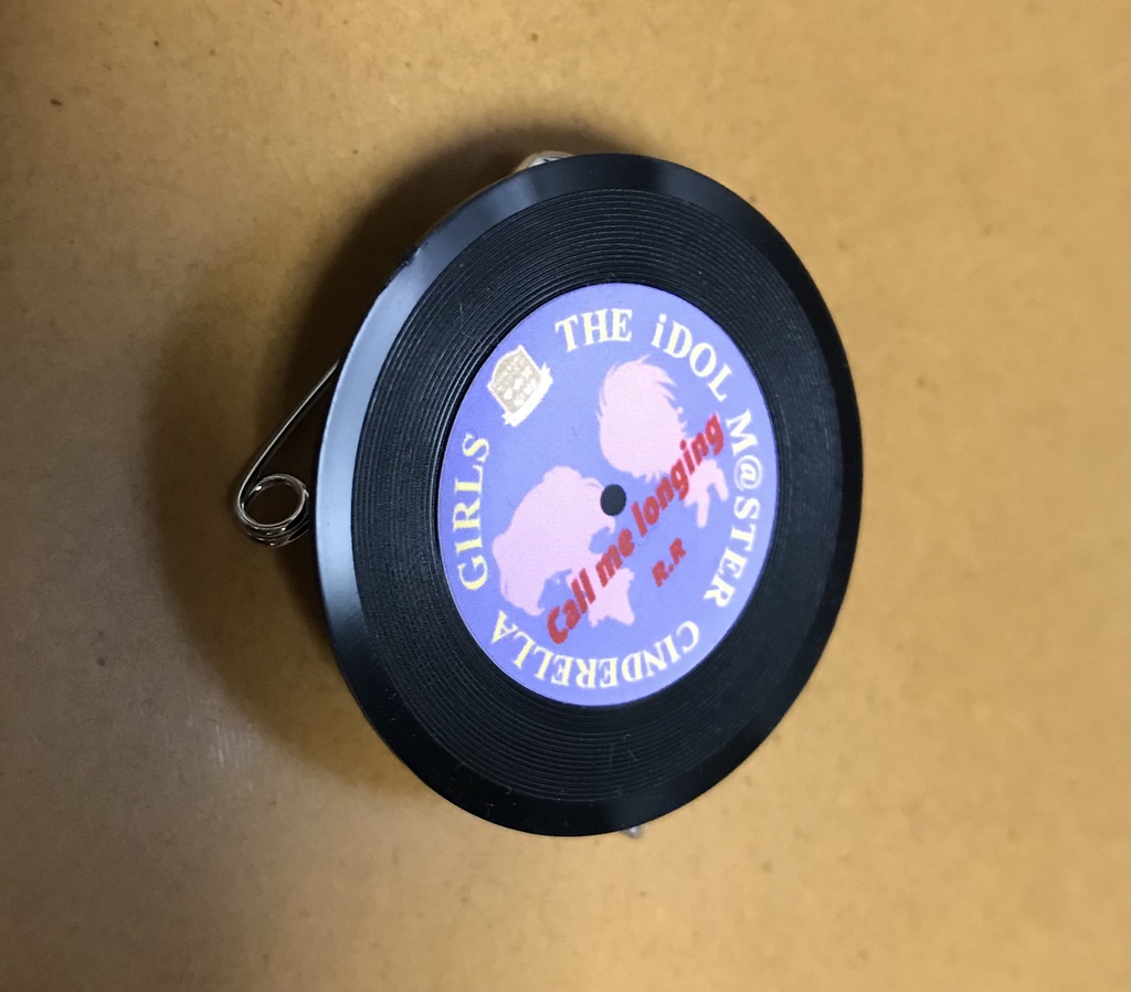 長富蓮実 レコード風缶バッジ