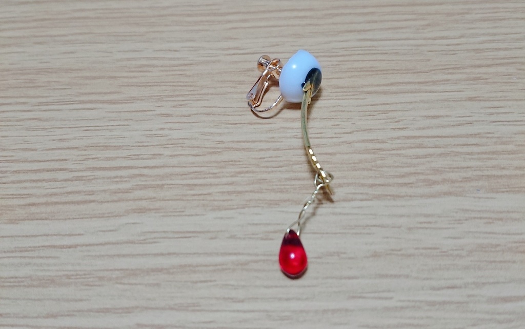 尾形百之助 目玉イメージ 耳飾り