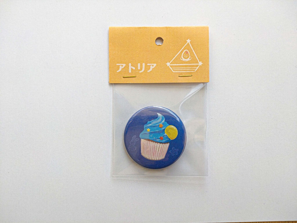 缶バッジ　カップケーキ