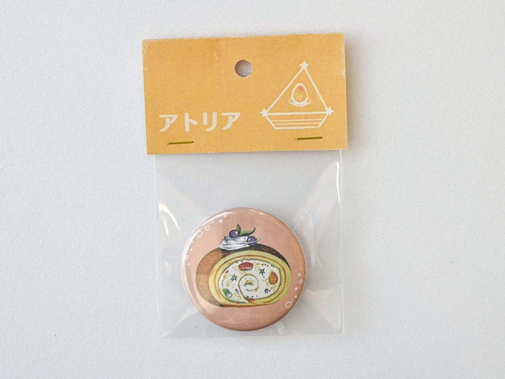 缶バッジ　ロールケーキ