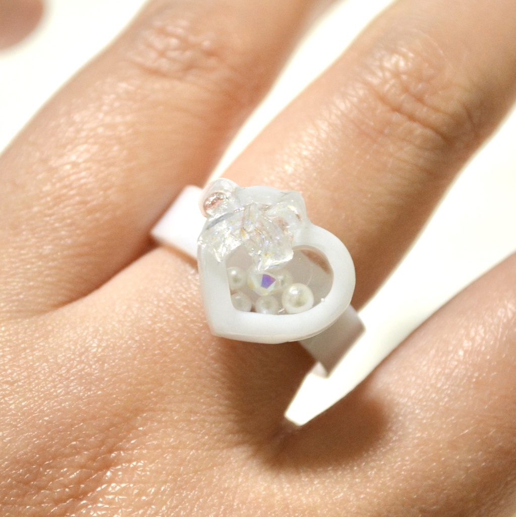 シャカシャカレジン推し色リングハート形【BW】