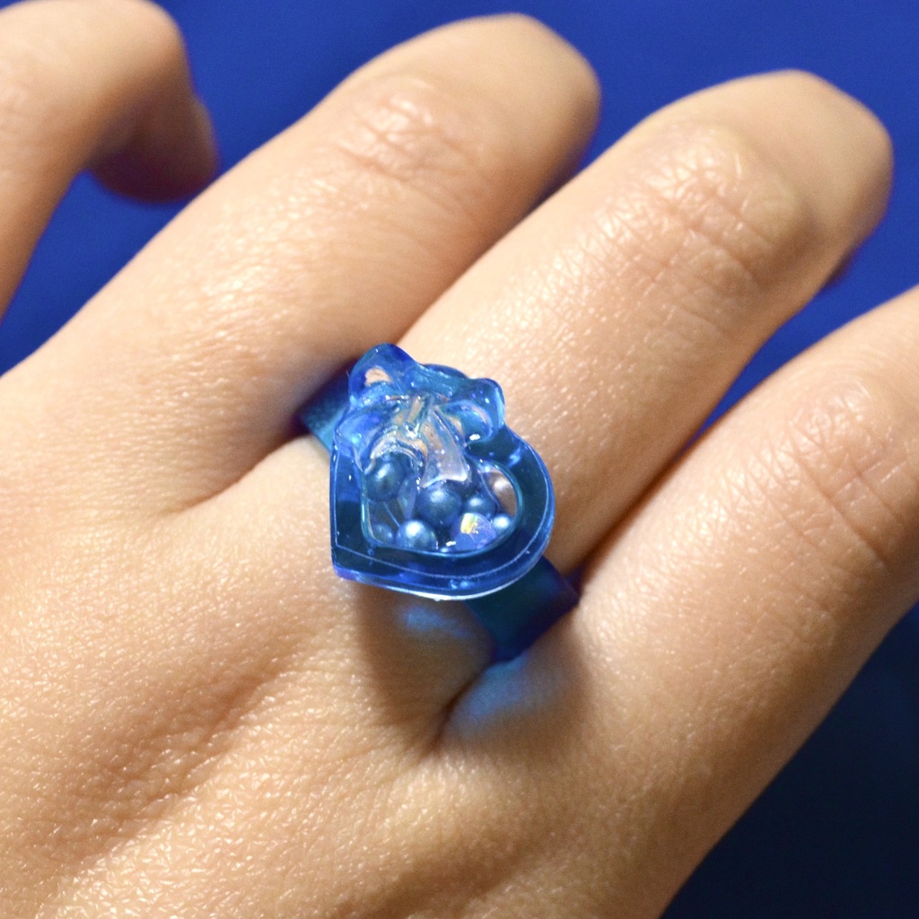 シャカシャカレジン推し色リングハート形【ブルー】
