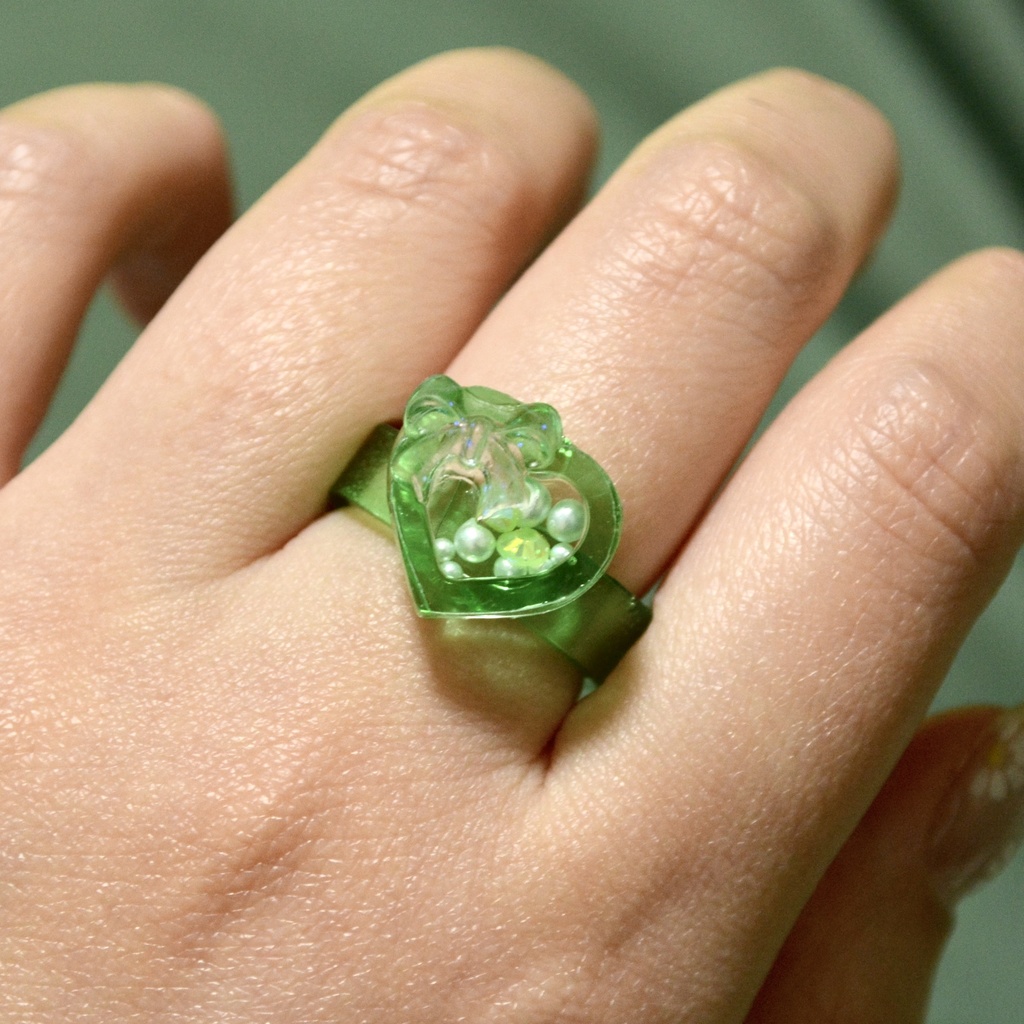 シャカシャカレジン推し色リングハート形【GREEN】