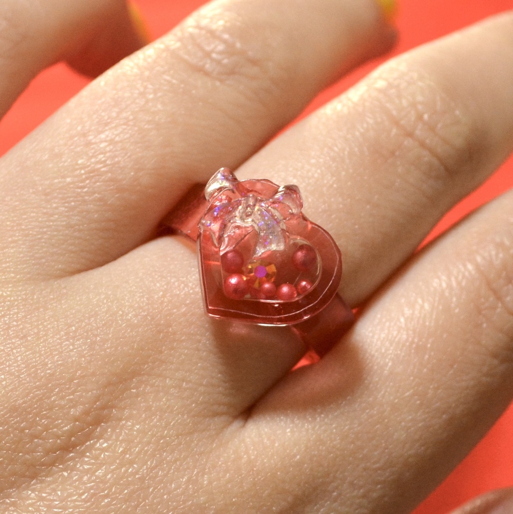 シャカシャカレジン推し色リングハート形【RED】