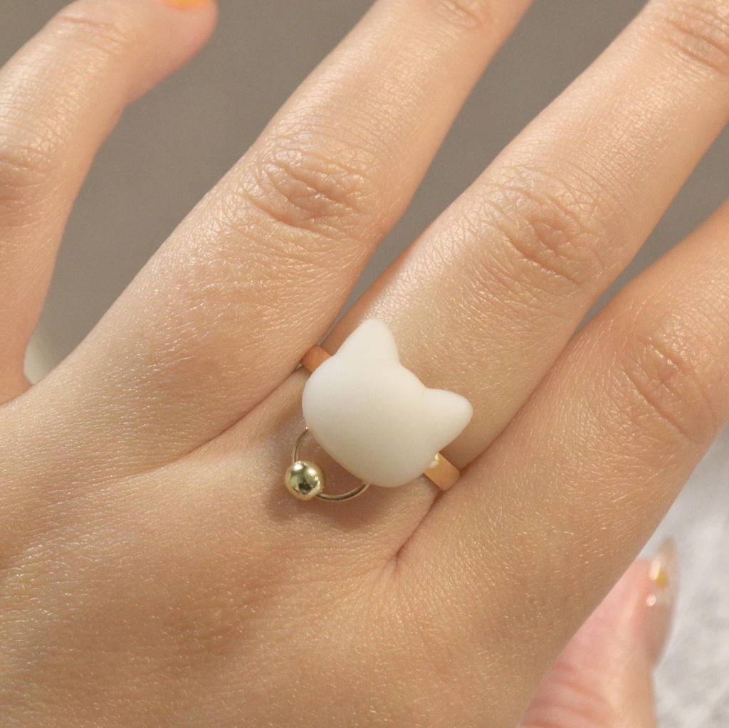 おめかしにゃんこの黒白猫リング【選べるリング】ゴールドorシルバー【フリーサイズ】