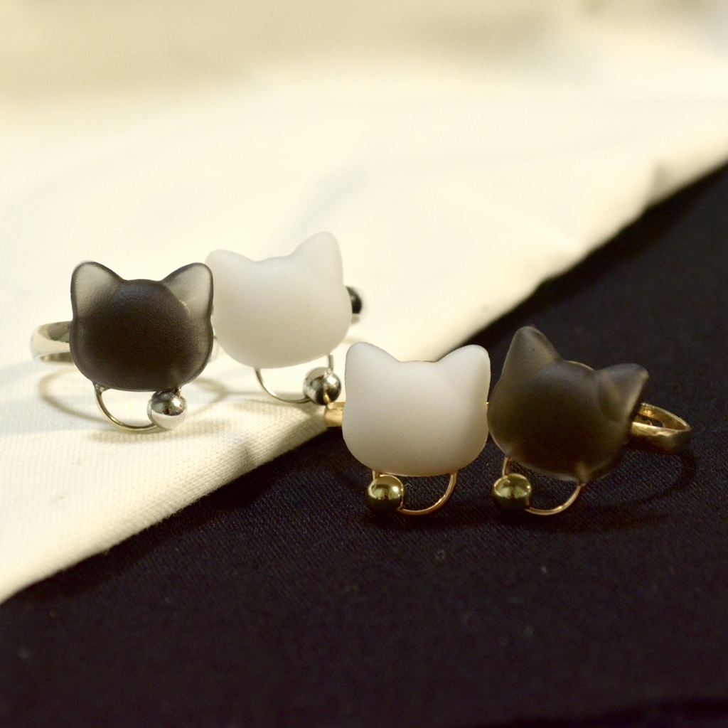 おめかしにゃんこの黒白猫リング【選べるリング】ゴールドorシルバー【フリーサイズ】