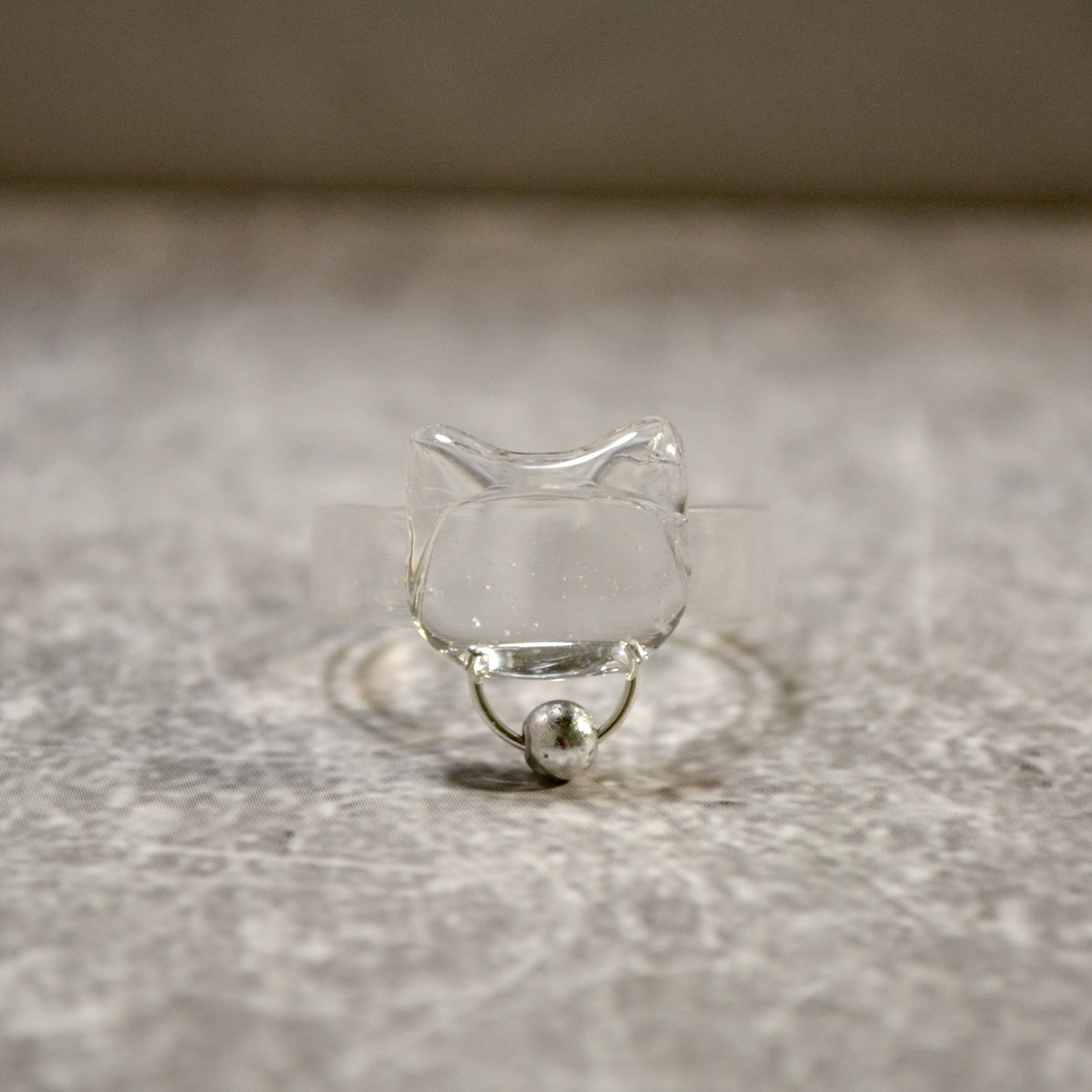 おめかしにゃんこのクリアリング【選べる首飾り】