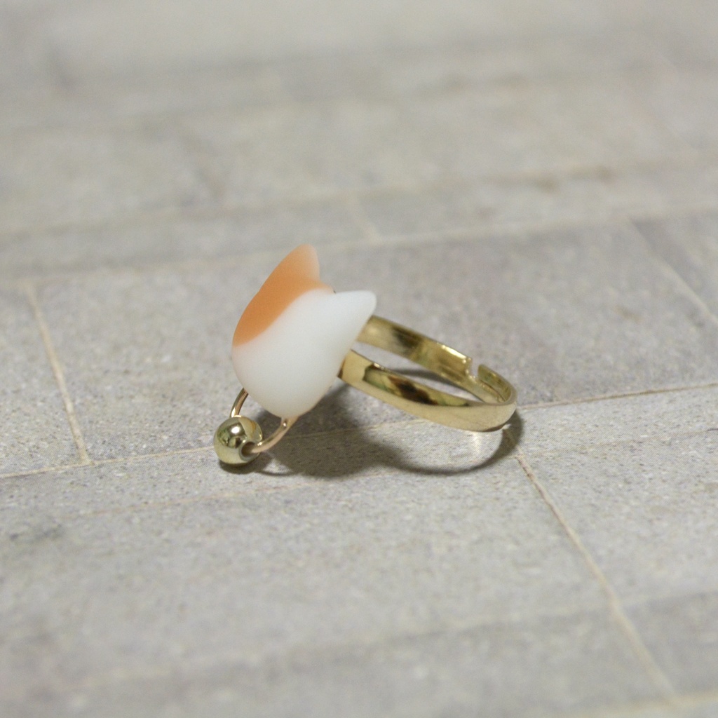 おめかしにゃんこのブチ猫リング【選べるリング】ゴールドorシルバー【フリーサイズ】