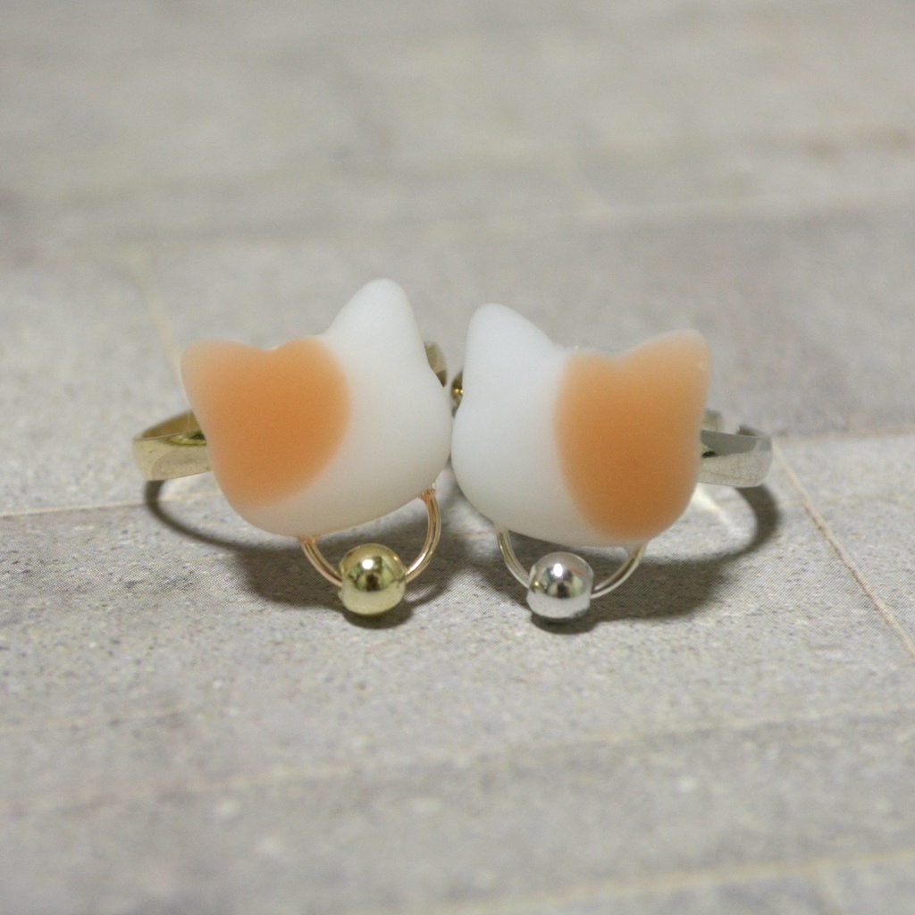 おめかしにゃんこのブチ猫リング【選べるリング】ゴールドorシルバー【フリーサイズ】