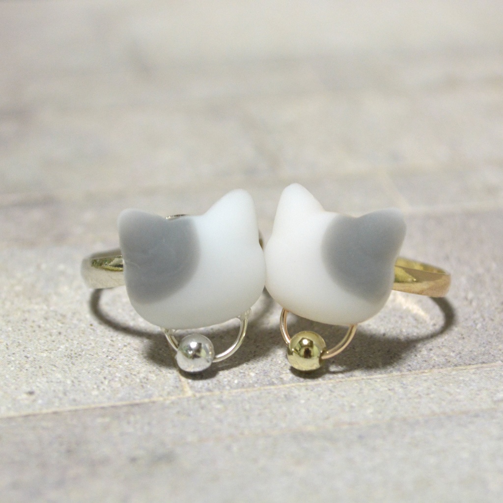 おめかしにゃんこのブチ猫リング【選べるリング】ゴールドorシルバー【フリーサイズ】