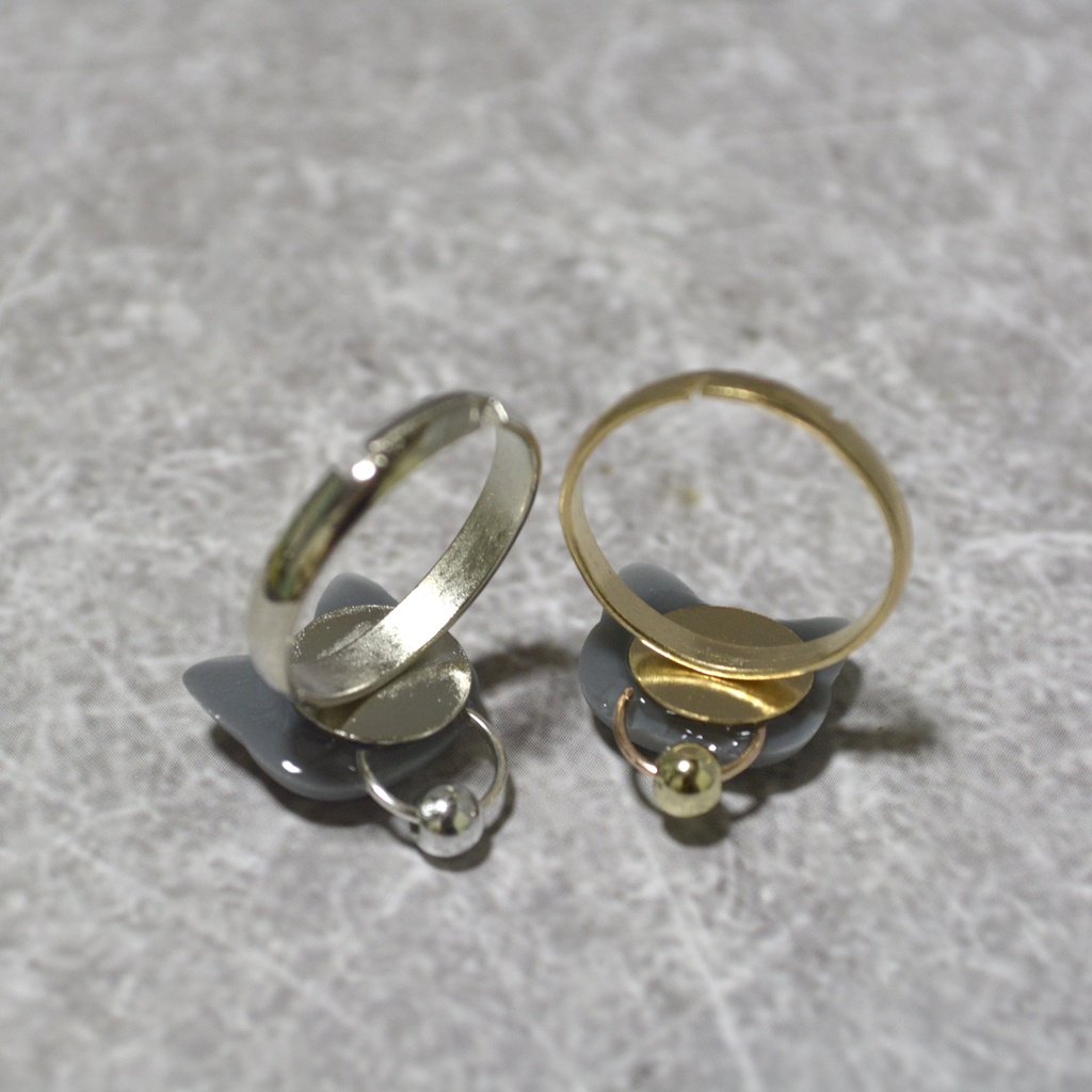 おめかしにゃんこの灰猫リング【選べるリング】ゴールドorシルバー【フリーサイズ】