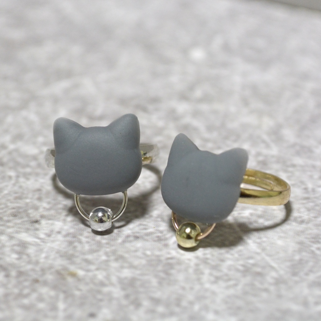おめかしにゃんこの灰猫リング【選べるリング】ゴールドorシルバー【フリーサイズ】