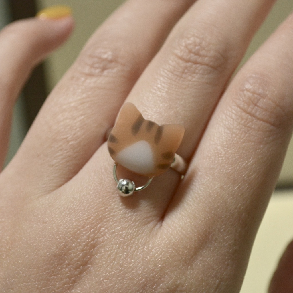 おめかしにゃんこの虎猫ハチワレリング【選べるリング】ゴールドorシルバー【フリーサイズ】
