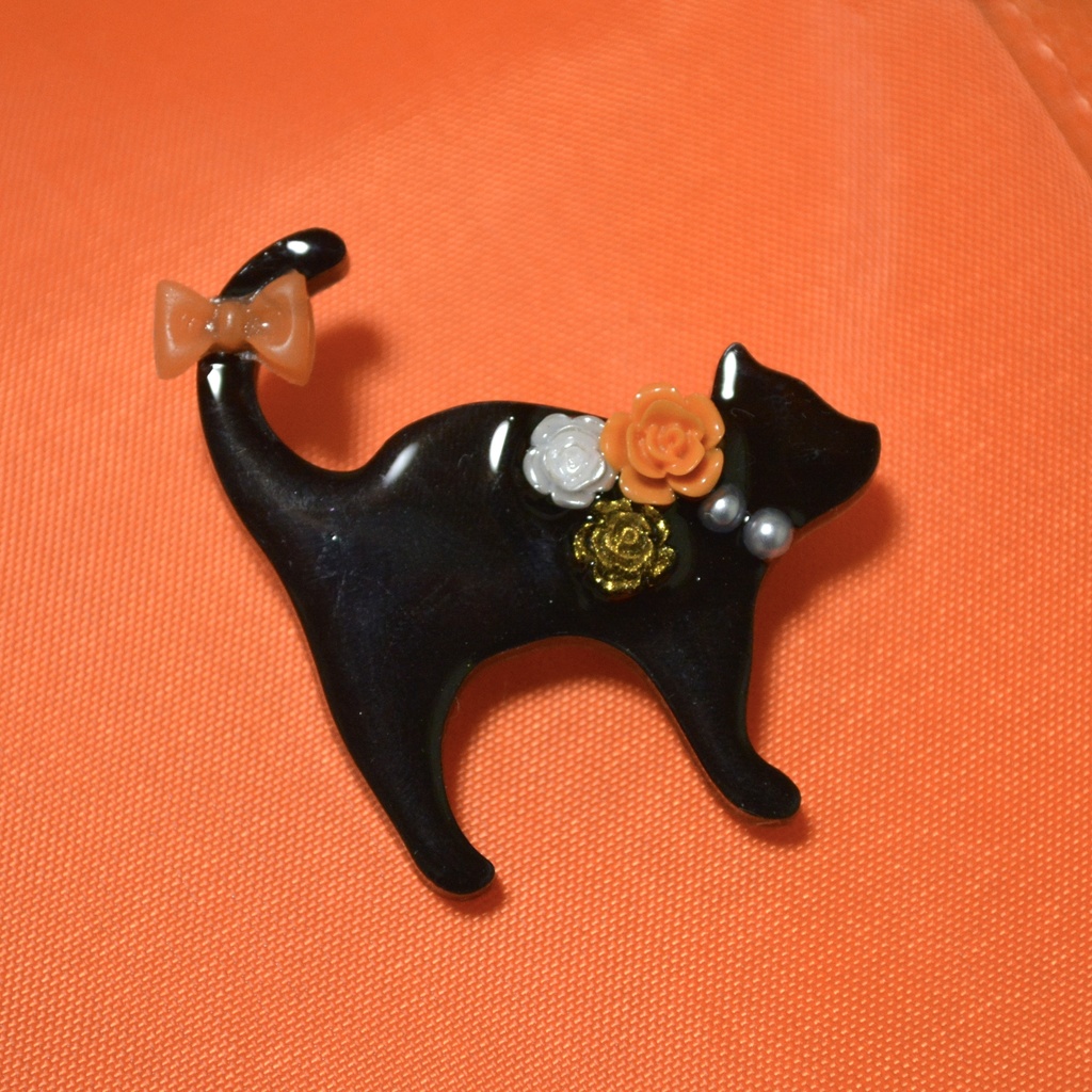 推し色コーデの黒猫ブローチ【選べるカラー】(全9色)