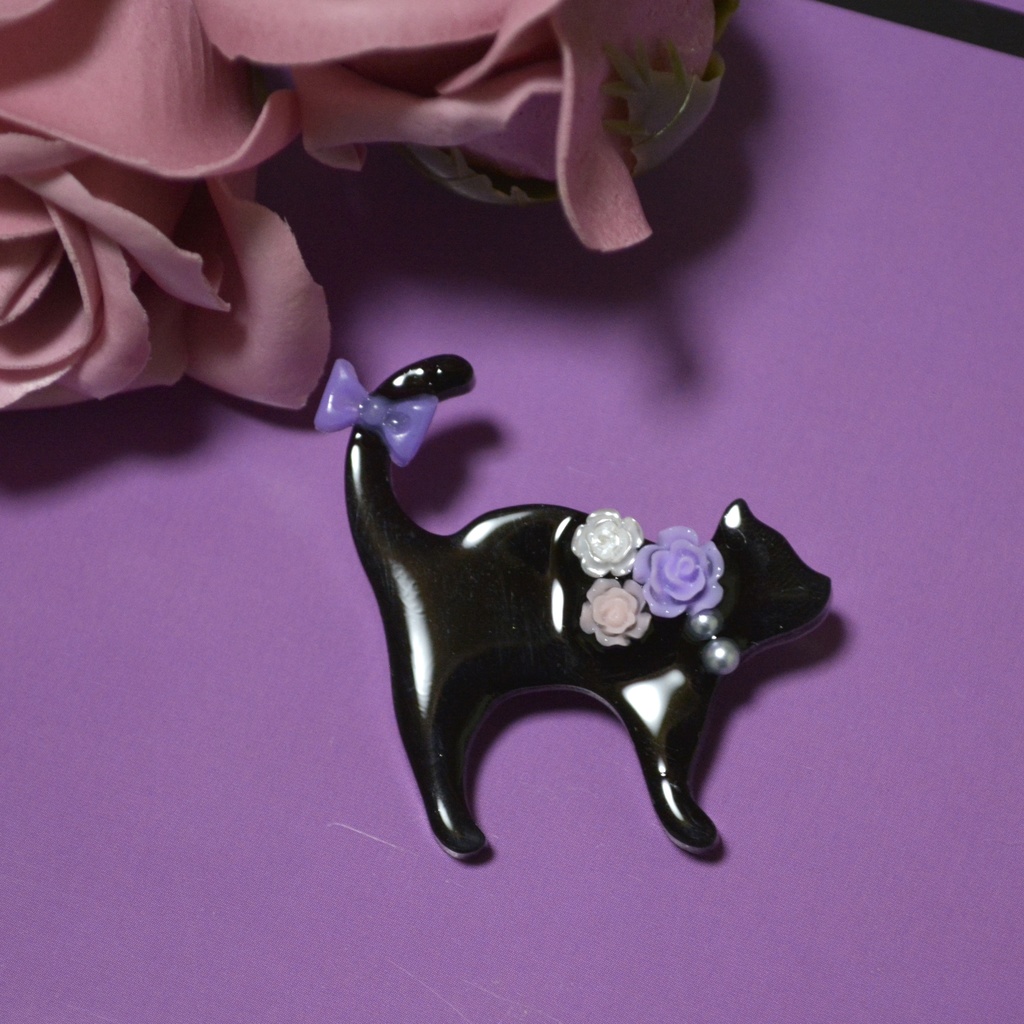 推し色コーデの黒猫ブローチ【選べるカラー】(全9色)