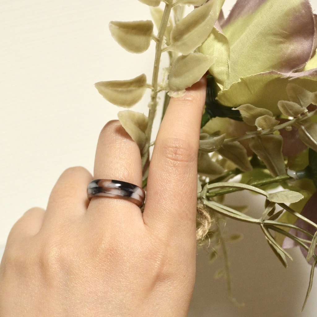 三毛猫みたいな色のべっ甲柄リング