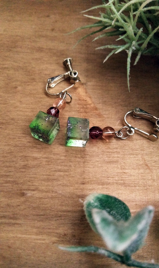 【SALE!】耳飾り 夏夜の庭