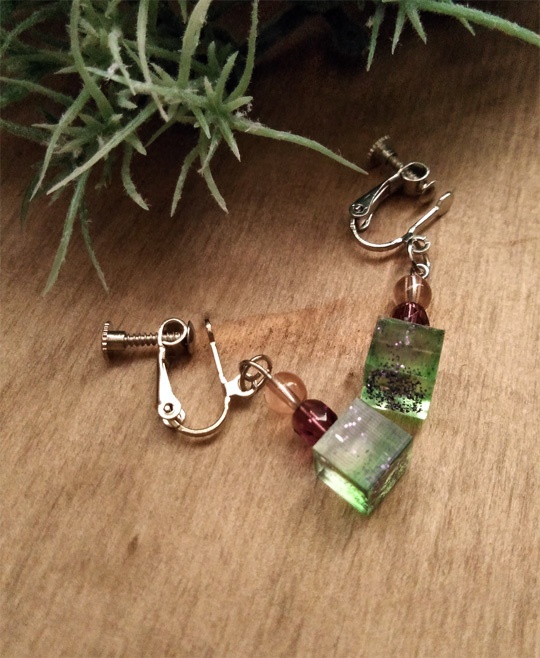 【SALE!】耳飾り 夏夜の庭