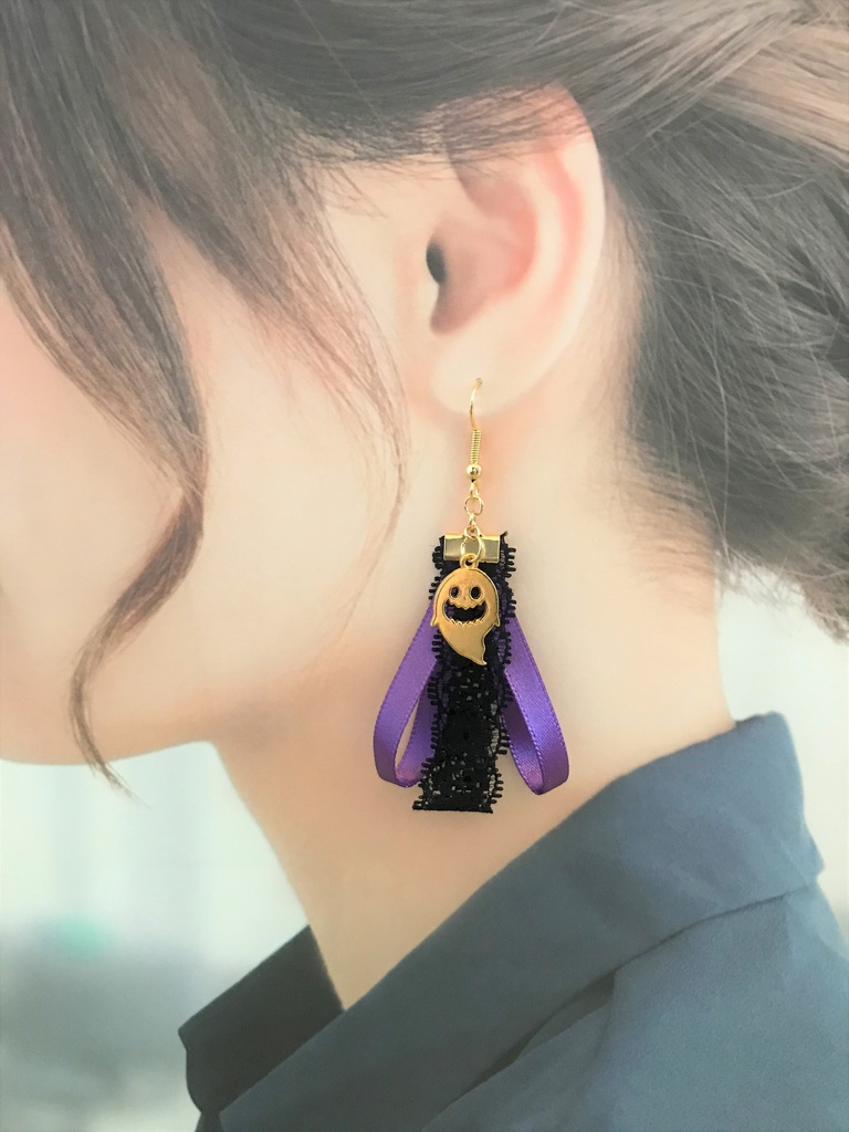 ハロウィンチャームのピアス(イヤリング・チタンフック変更可)