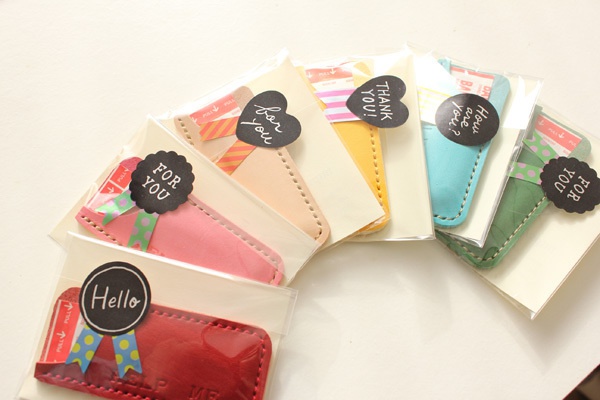 絆創膏ケース / HELP ME レッド色