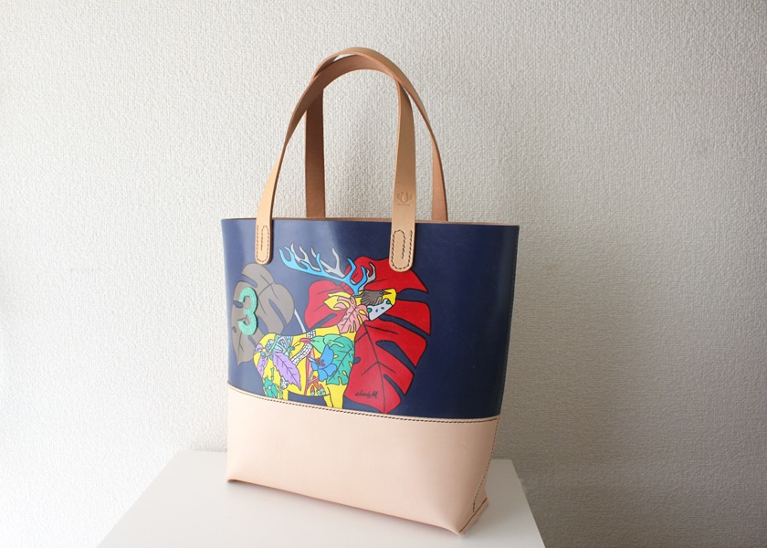 手縫い手描きの革のトートバック / シカ