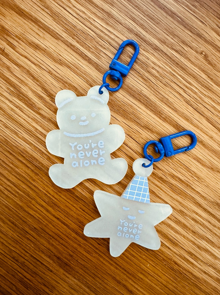 いつでもいっしょ　蓄光クマキーホルダー🐻
