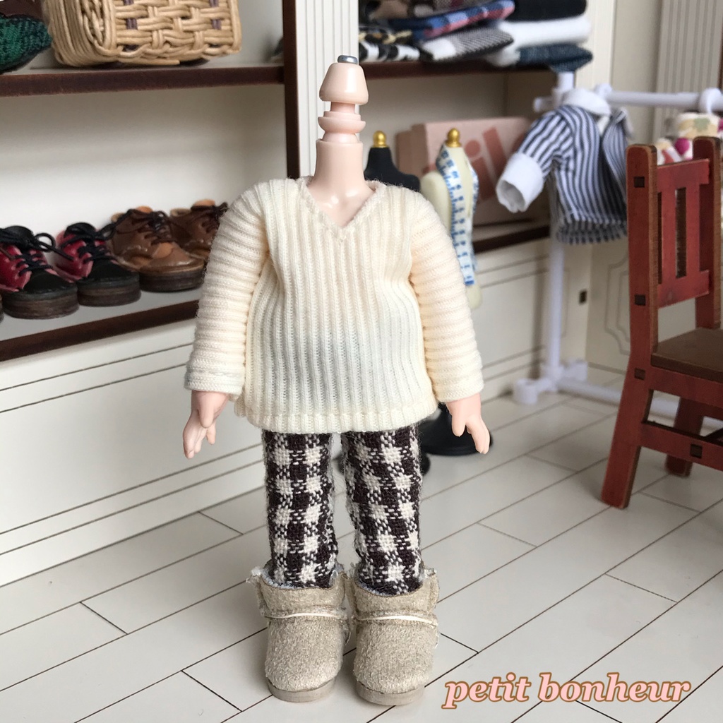 ＊オビツ11サイズ お洋服　単品　リブロングＴシャツ　クリーム　Ｖネック＊