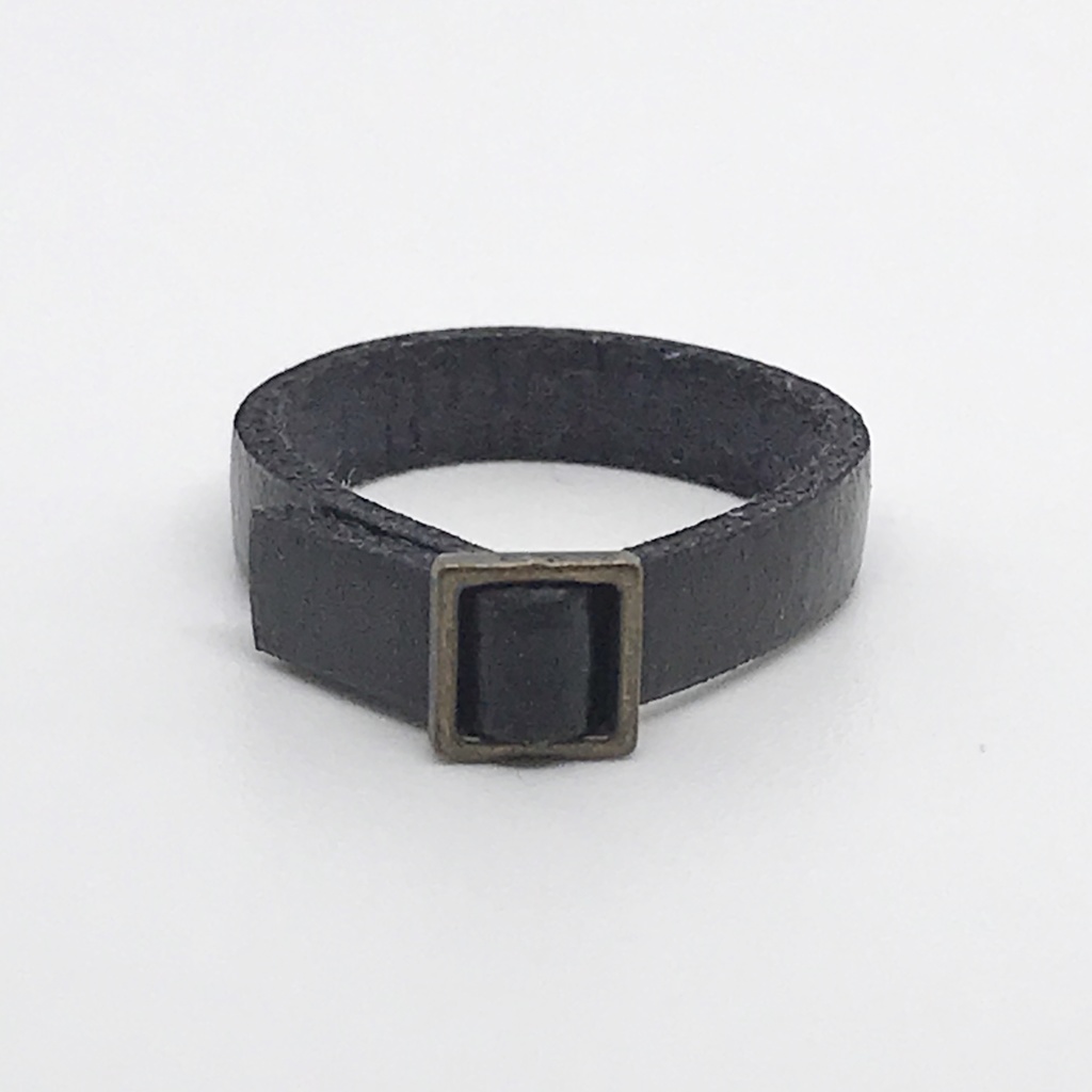 ＊オビツ11サイズ お洋服　単品　ベルト　黒　四角バックル＊