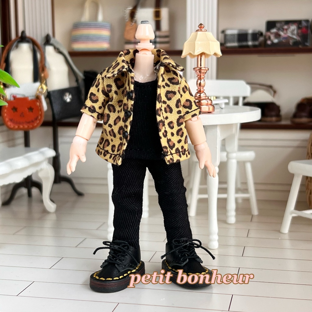 ＊オビツ11サイズ お洋服　単品　ノースリーブ　黒　丸首＊