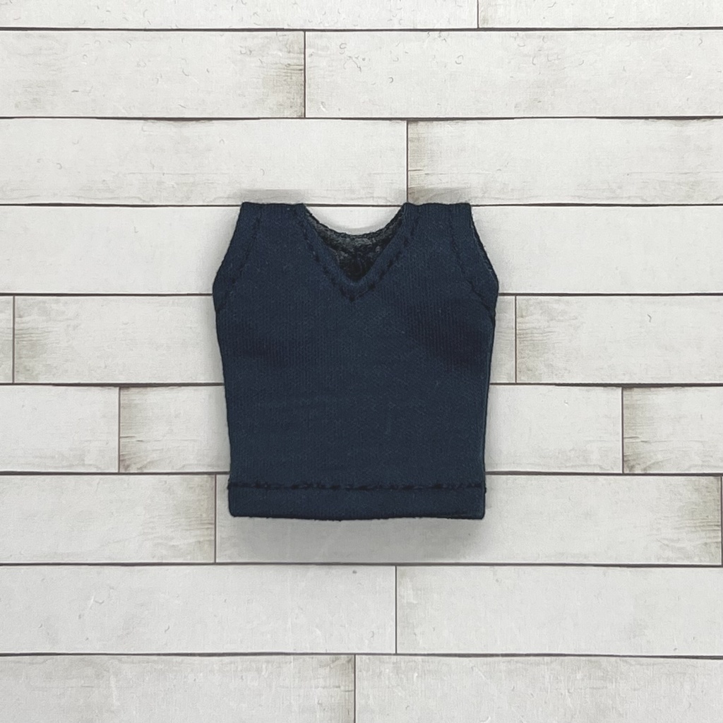 ＊オビツ11サイズ お洋服　単品　ノースリーブ　紺　Ｖネック＊