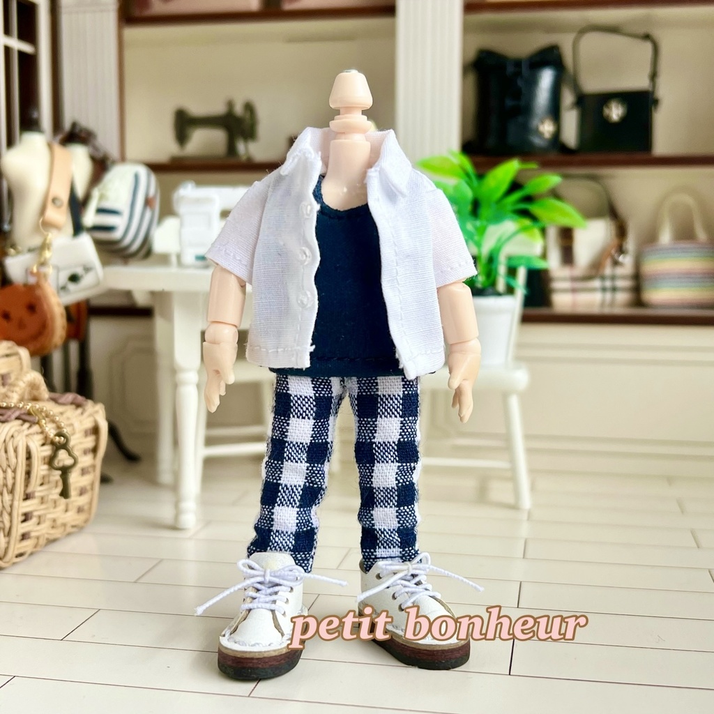 ＊オビツ11サイズ お洋服　単品　ノースリーブ　紺　丸首＊