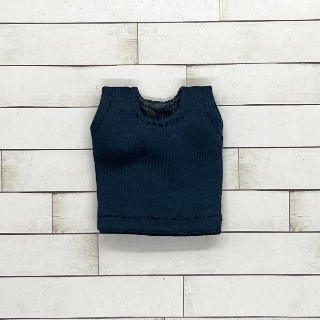 ＊オビツ11サイズ お洋服　単品　ノースリーブ　紺　丸首＊