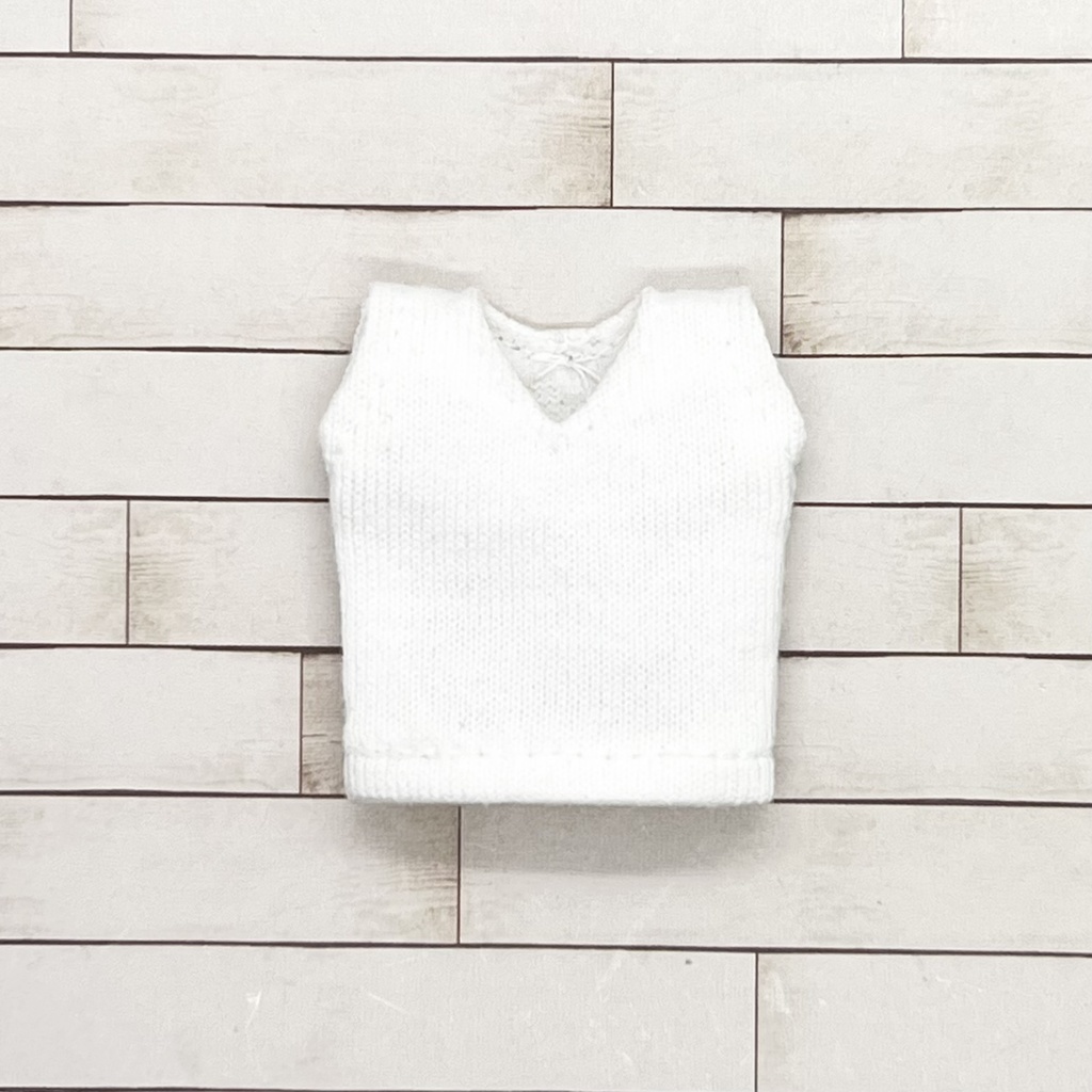 オビツ11サイズ お洋服   単品  ノースリーブ白  Vネック