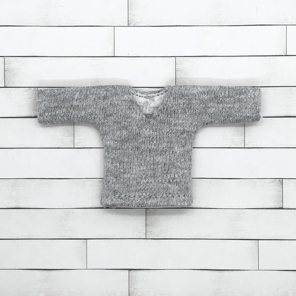 ＊オビツ11サイズ お洋服　単品　ロングＴシャツ　グレー　Ｖネック＊　