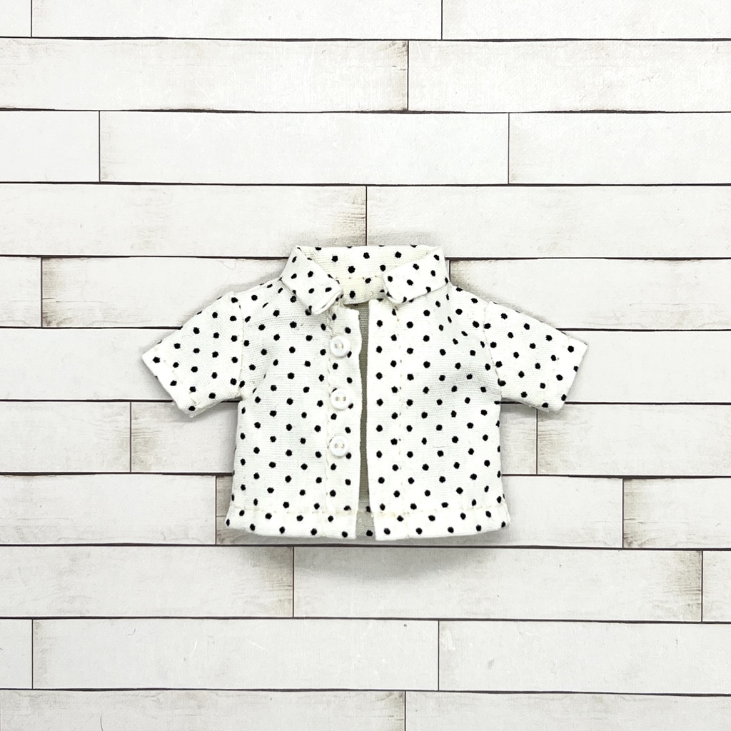 オビツ11サイズ お洋服　単品半袖シャツ　オフ白✖️黒ドット　前開き