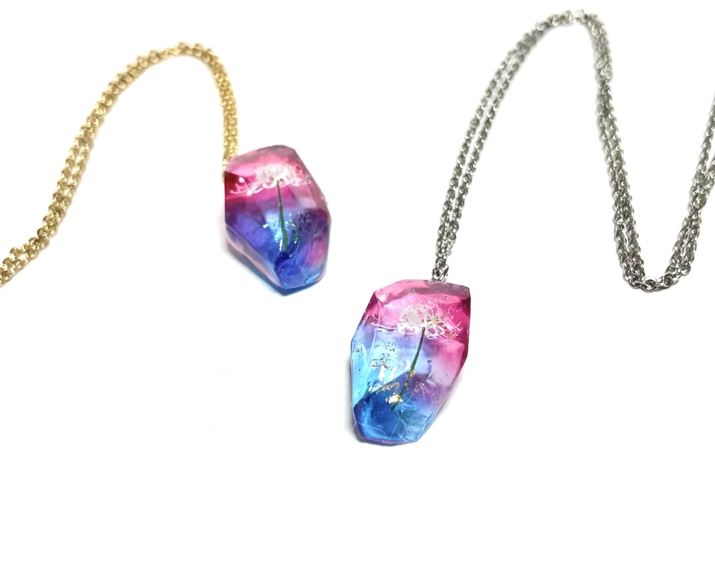 リコリス ネックレス