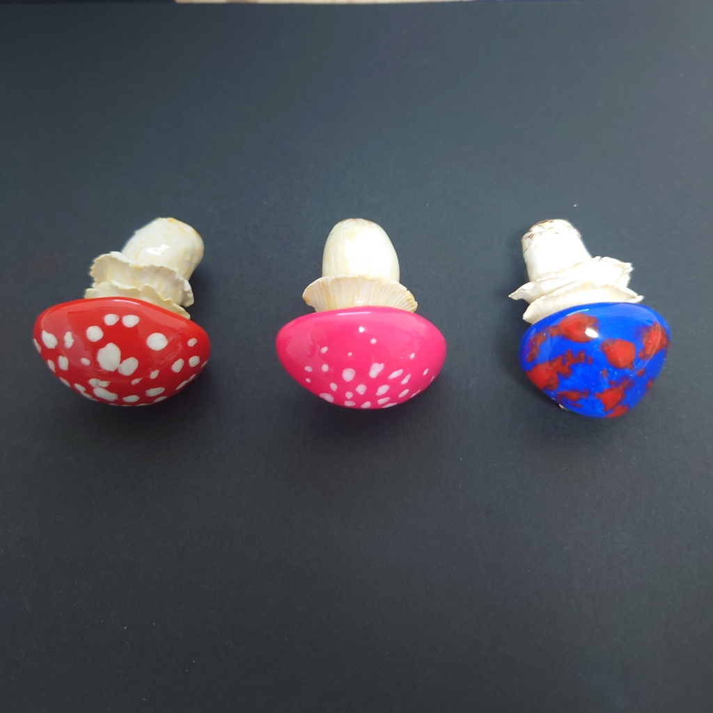 きのこブローチ・丸型