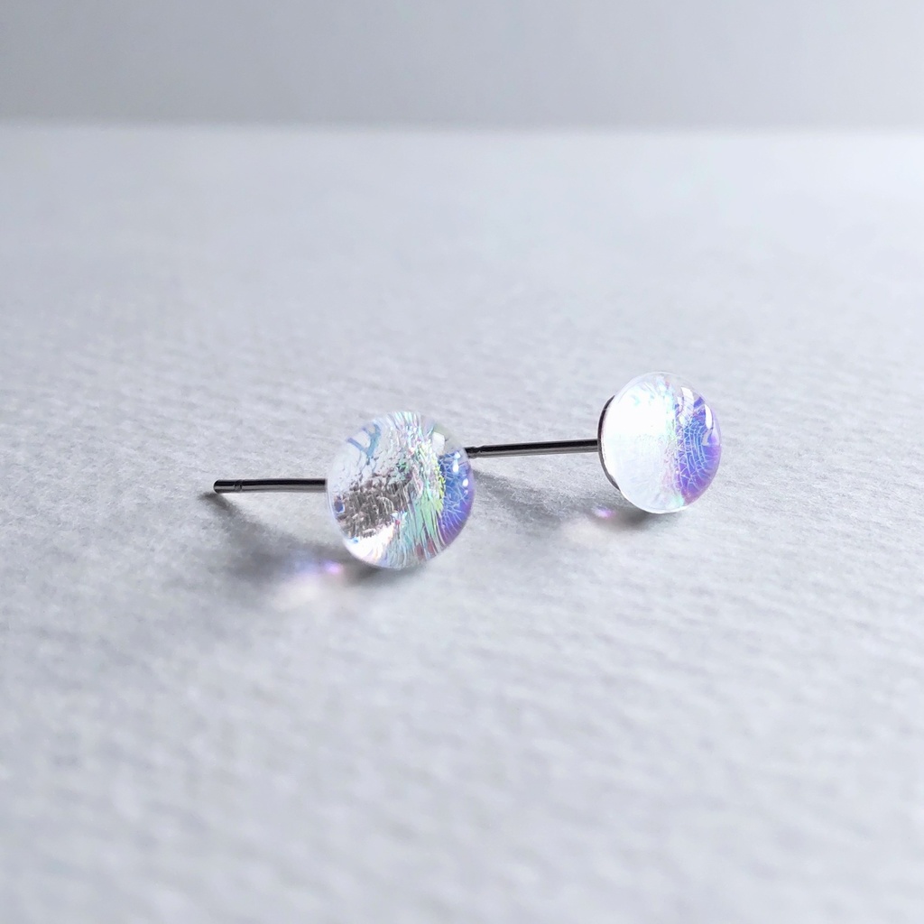 オーロラみたいに光るピアス〈シルバー〉1ペア