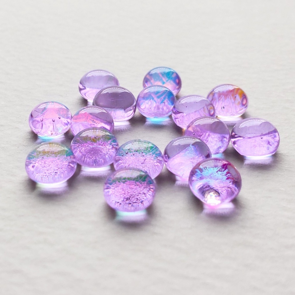 色が変わるキラキラガラスナギットのピアス 1ペア