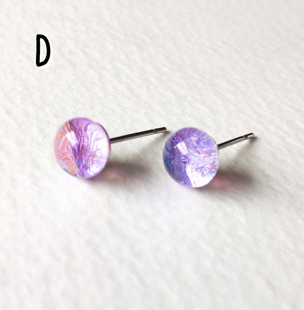 色が変わるキラキラガラスナギットのピアス 1ペア