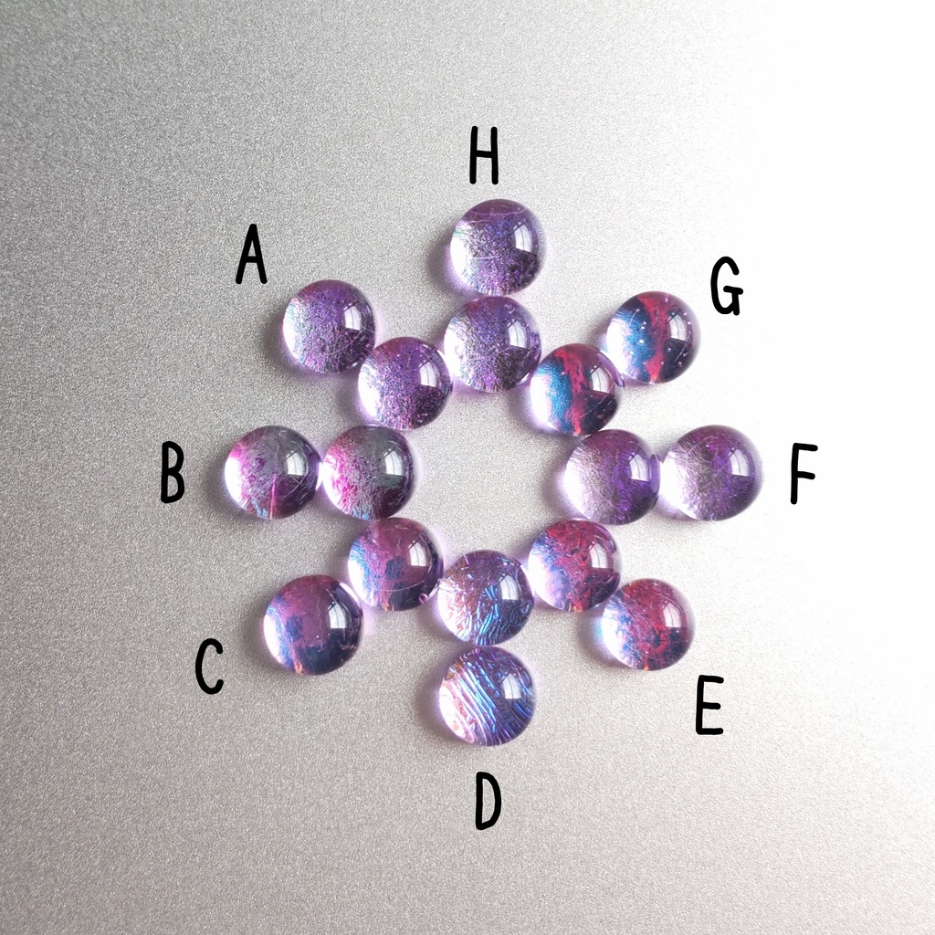 色が変わるキラキラガラスナギットのピアス 1ペア