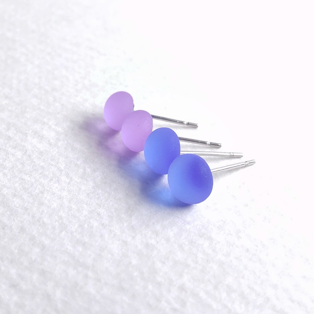 シーグラスみたいなガラスナギットのピアス 1ペア