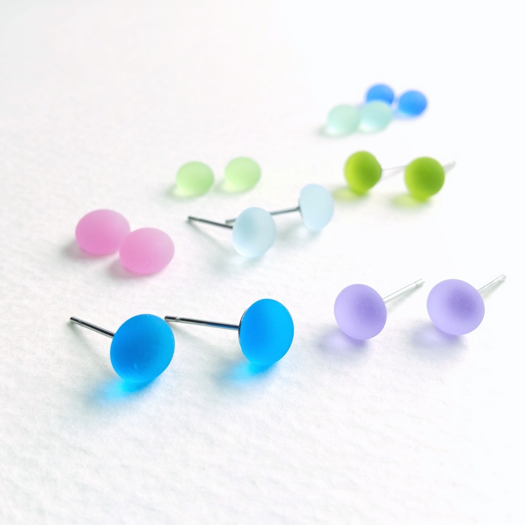 シーグラスみたいなガラスナギットのピアス 1ペア