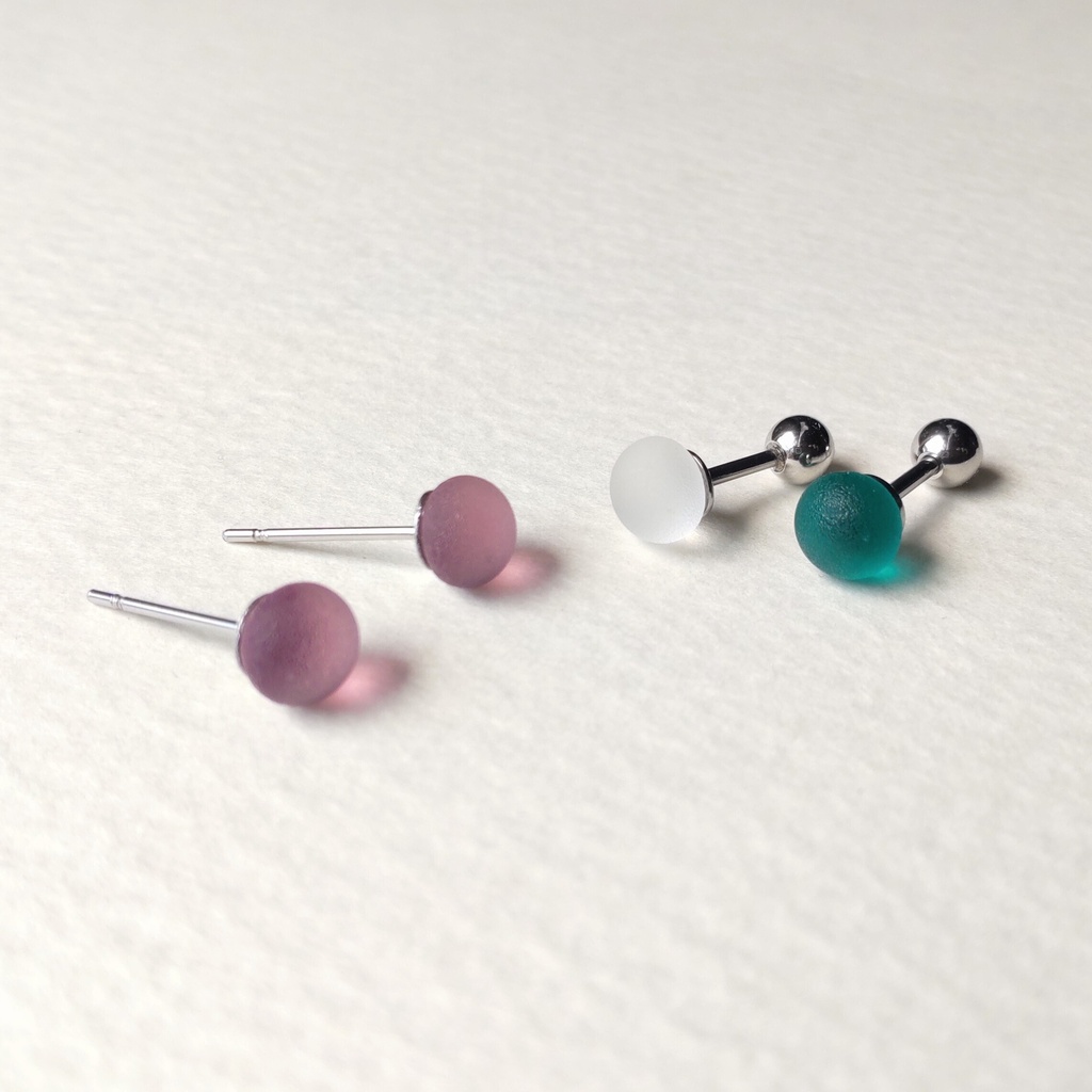 シーグラスみたいなガラスナギットのピアス 1ペア