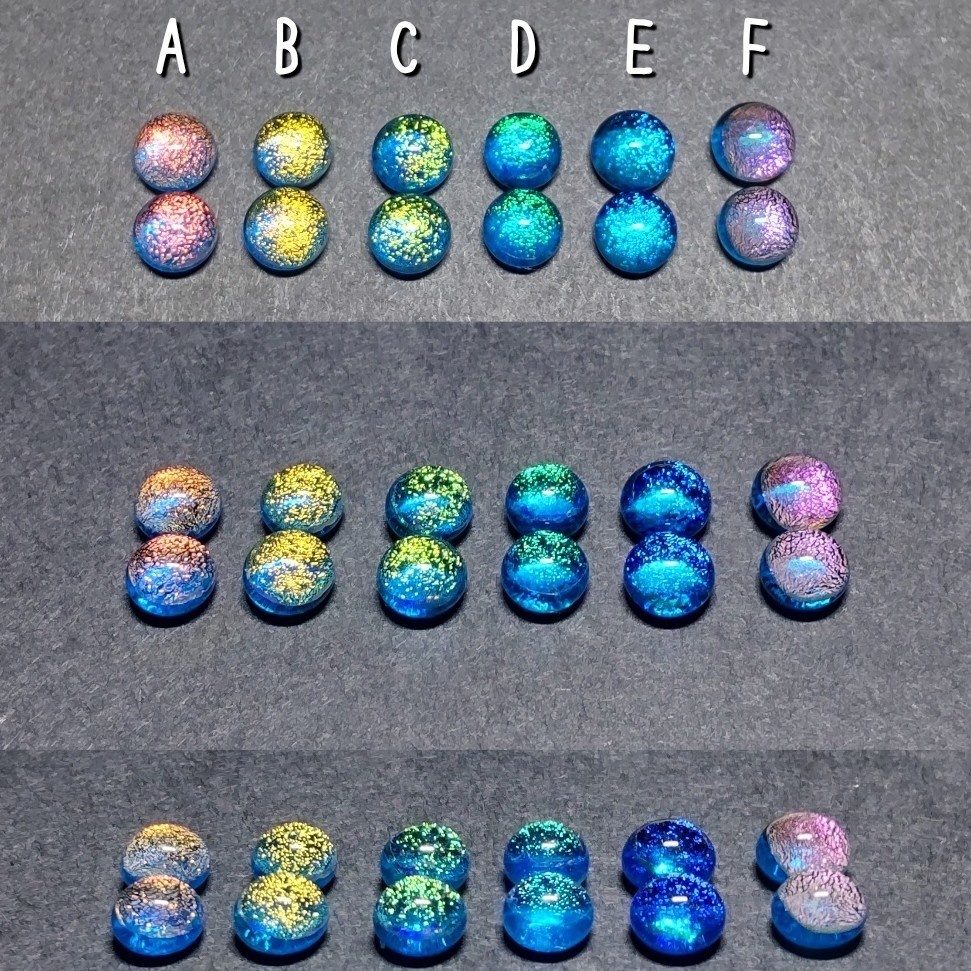 ターコイズブルーのキラキラピアス 1ペア