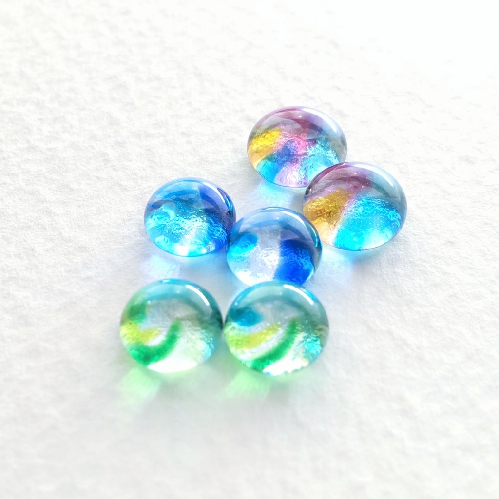 ドーナツ模様のガラスナギットピアス 1ペア