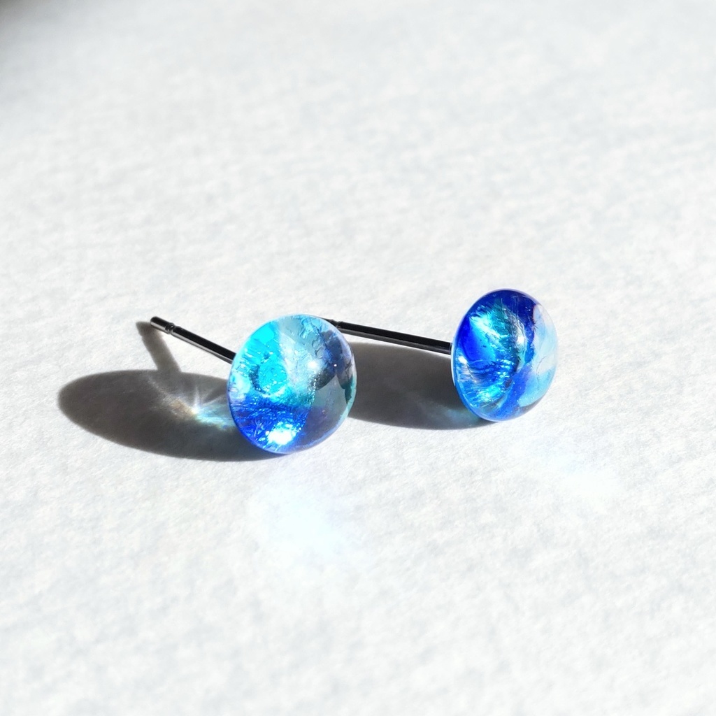 ドーナツ模様のガラスナギットピアス 1ペア